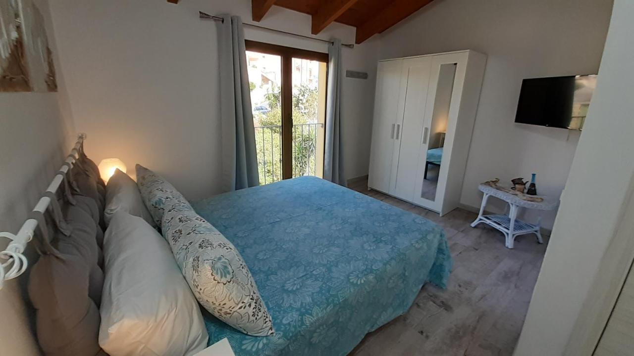 b&b U PUNENTI La Maddalena  Bagian luar foto