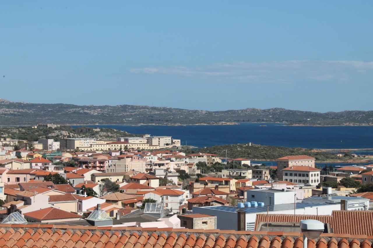 b&b U PUNENTI La Maddalena  Bagian luar foto